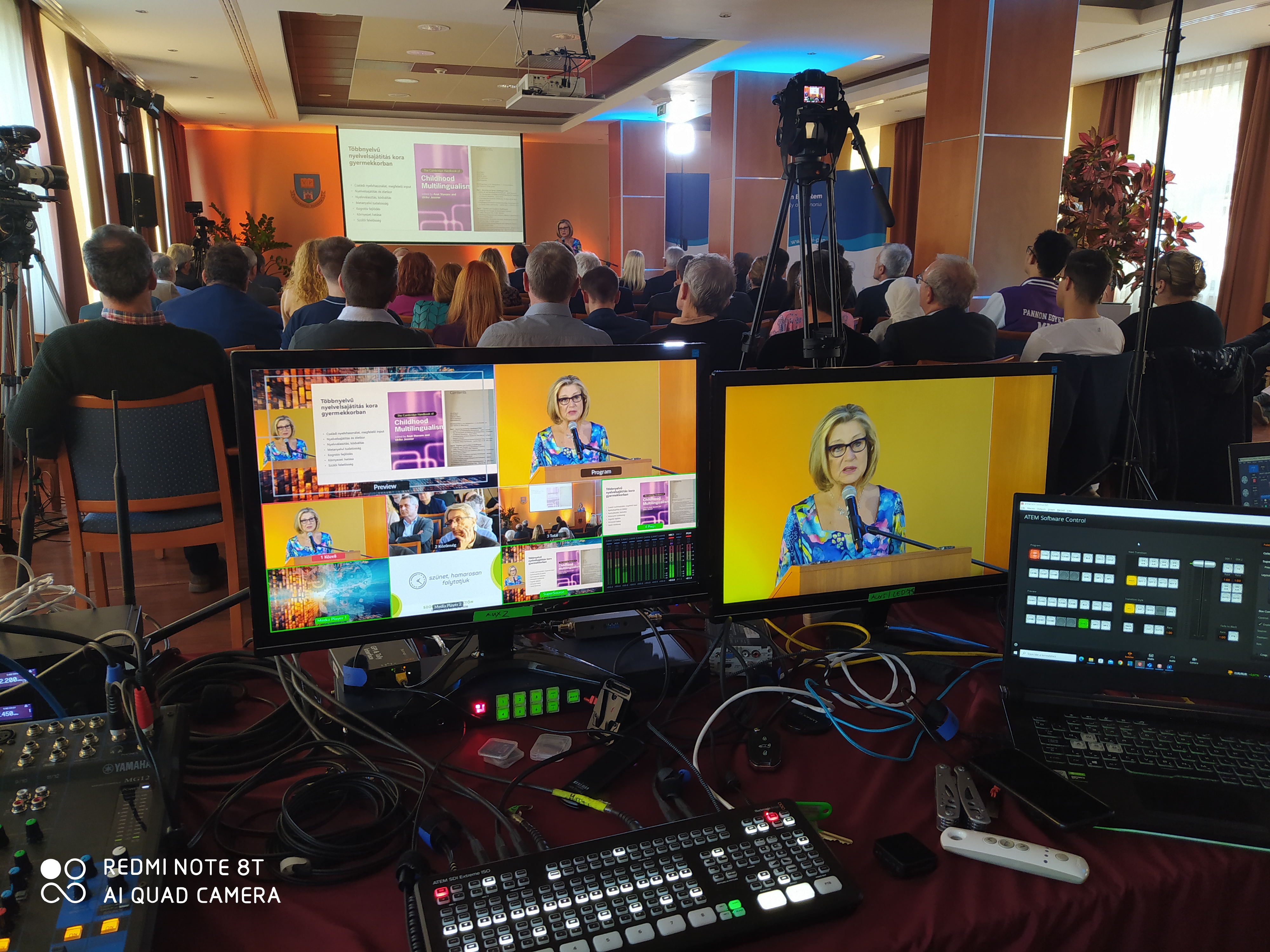 Bemutatkozik a Többnyelvűségi Kiválósági Kutatóközpont